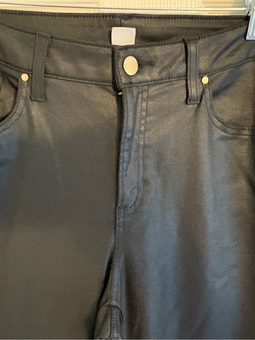 ✨ Chico’s Coated Black Straight Leg Jeans Size 2 (12) Leather Look ✨ - Picture 4 of 9